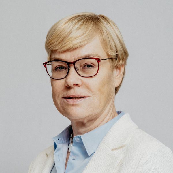 Dr. Bettina Nürk